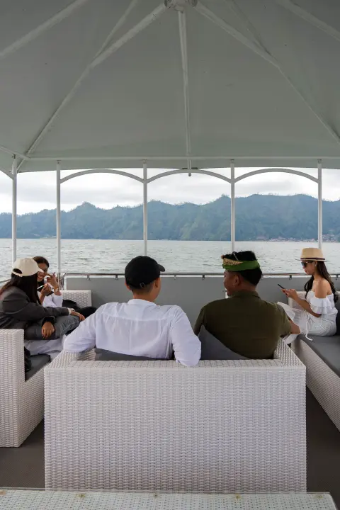 Perahu Wisata/ Katamaran tipe Sentani — foto 2